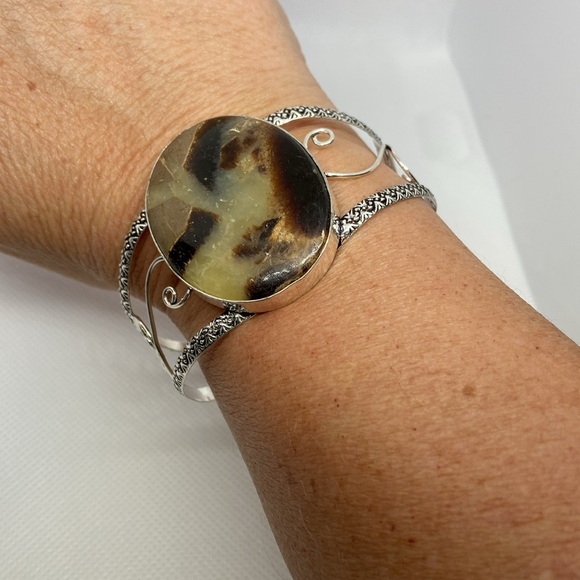 Adjustable bracelet from INDIA CUFF BRACELET - Picture 6 of 6